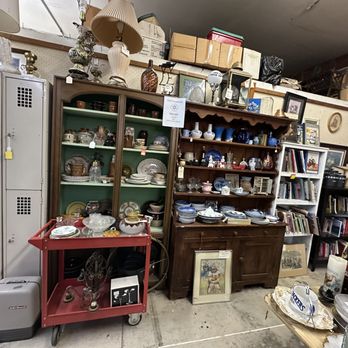 Escondido Antique Mall - Antiques Near Me - Escondido, California