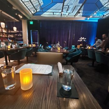 18th & 21st - See that ceiling ?! Gorgeous - Cocktail Bars Near Me - Columbia, Maryland
