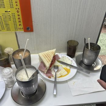 澳洲牛奶公司 - Hong Kong Style Cafe Near Me - Hong Kong, HK 澳洲牛奶公司 - Hong Kong Style Cafe Near Me - Hong Kong, HK