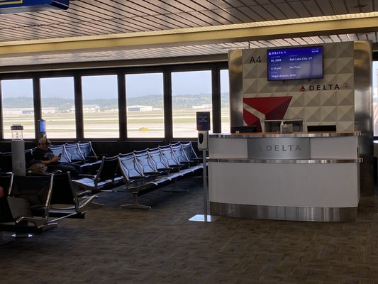 Eppley Airfield by null