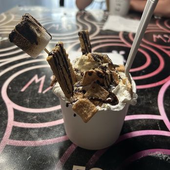 Mixins Rolled Ice Cream - Ice Cream & Frozen Yogurt Near Me - Omaha, Nebraska Mixins Rolled Ice Cream - Ice Cream & Frozen Yogurt Near Me - Omaha, Nebraska