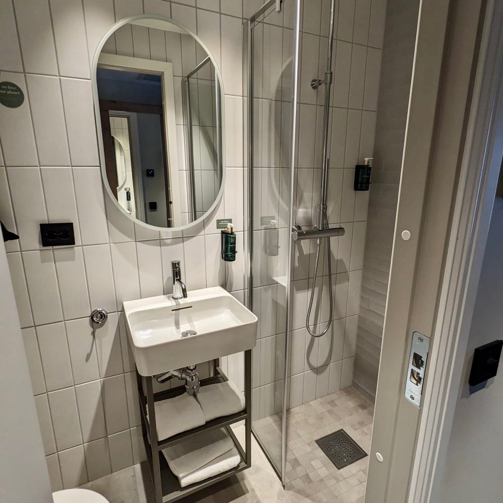 Hotel Gabelshus - Bathroom, standard room - Hotels Near Me - Oslo, 03