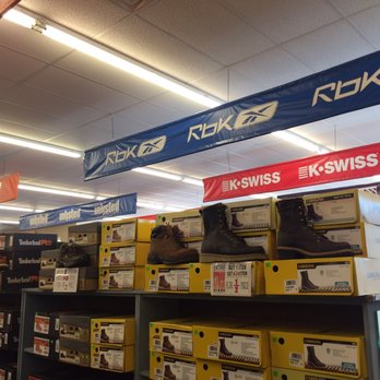 Rogan's Shoes - Shoe Stores Near Me - Brookfield, Wisconsin