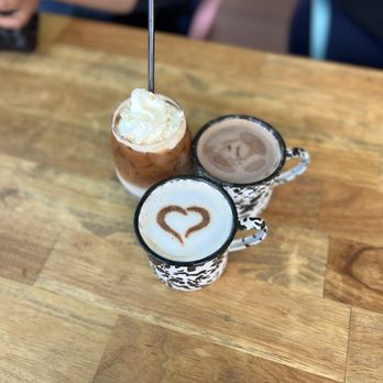 Pradera Brunch - Iced cafe de la joya, chocolate abuelita, Lavender Latte - Breakfast & Brunch Near Me - Baldwin Park, California
