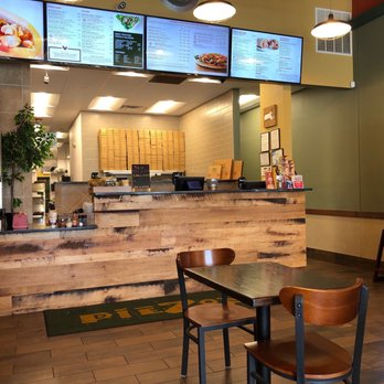 PieZoni's Pizza - Dining room - Pizza Near Me - Attleboro, Massachusetts