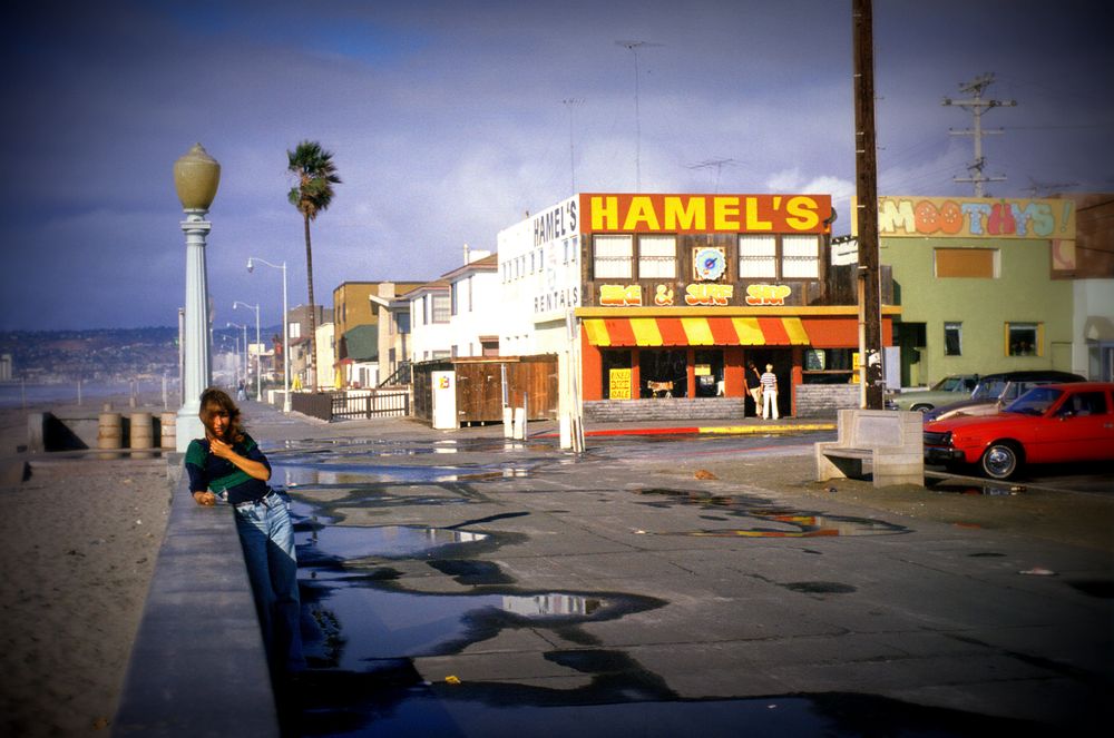 Hamel's Surf Shop Logo