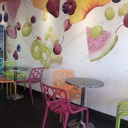 YoCrave - Fun and colorful atmosphere