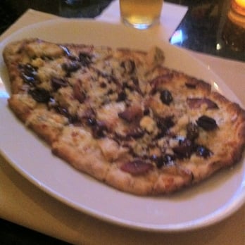 Ambassador Hotel Milwaukee - Roasted pear and blue cheese flatbread pizza! Delicious! - Hotels Near Me - Milwaukee, Wisconsin Ambassador Hotel Milwaukee - Roasted pear and blue cheese flatbread pizza! Delicious! - Hotels Near Me - Milwaukee, Wisconsin