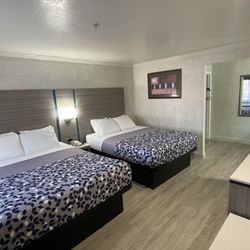 Discovery Inn - Standard Double Room, 2 Queen Beds