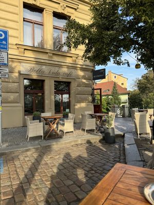 Bella Vida café by null