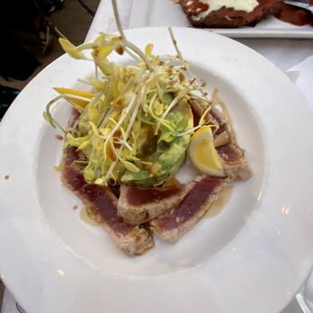 Arnoldi’s Cafe - Mahi with mango - Italian Near Me - Santa Barbara, California Arnoldi’s Cafe - Mahi with mango - Italian Near Me - Santa Barbara, California