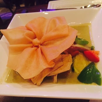 Enthaice Thai Kitchen - Green curry chicken! Love it - Thai Near Me - Astoria, New York