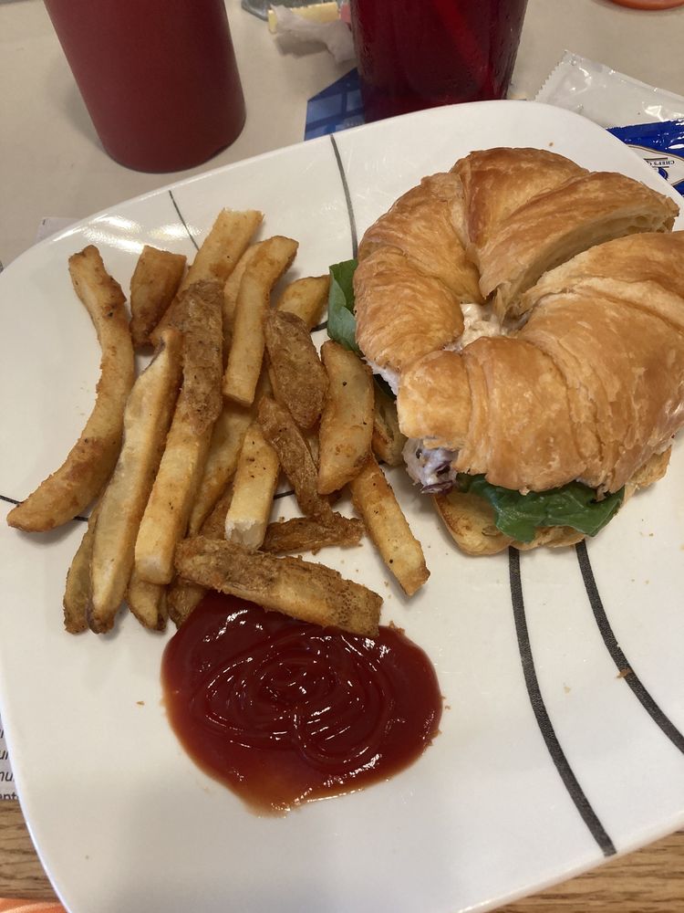 BIRDIES BAR & GRILL 20 Photos & 25 Reviews 500 S 80th St, Mesa