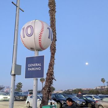 Dodger Stadium - Los Angeles Marathon 2025 Race Expo Parking - Stadiums & Arenas Near Me - Los Angeles, California