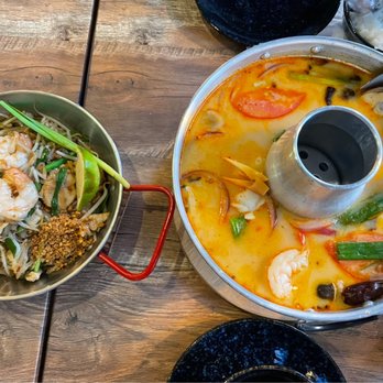 Thonglor - Pad Thai and Tom Yum MorFai - Thai Near Me - Brighton, Massachusetts Thonglor - Pad Thai and Tom Yum MorFai - Thai Near Me - Brighton, Massachusetts