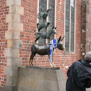 Bremer Stadtmusikanten - With Schalke scarf! - Landmarks & Historical Buildings Near Me - Bremen, HB