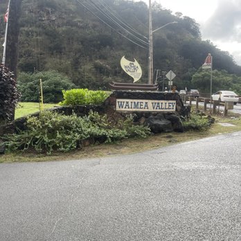 E Noa Tours - Waimea Valley entrance - Tours Near Me - Honolulu, Hawaii