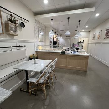 Cia di Gelateria - Cute interior - Gelato Near Me - Folsom, California Cia di Gelateria - Cute interior - Gelato Near Me - Folsom, California