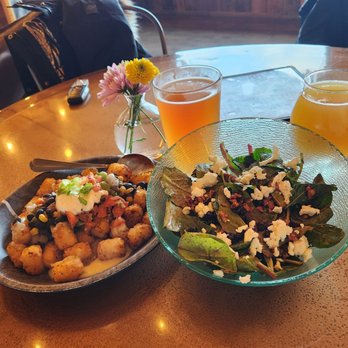 Tidewater Taphouse - Berrys Greenand totchos - New American Near Me - Seward, Alaska Tidewater Taphouse - Berrys Greenand totchos - New American Near Me - Seward, Alaska
