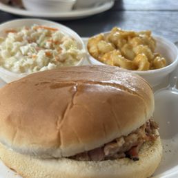 Pulled pork sandwich