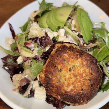 Kaiser Grille Chophouse - Crab Cake Salad - Mediterranean Near Me - Palm Springs, California