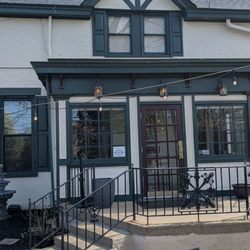 Fort Mitchell Public House Bar and Grill - Front of restaurant.
