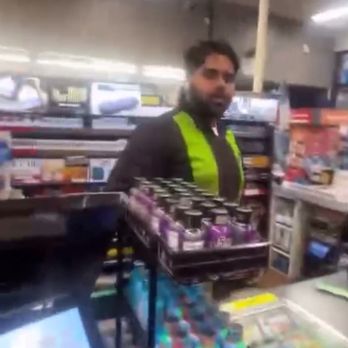 7-Eleven - Employee who was acting very suspicious seemed to know about the credit card skimmer, as evidenced by his nervous behavior - Convenience Stores Near Me - Van Nuys, California