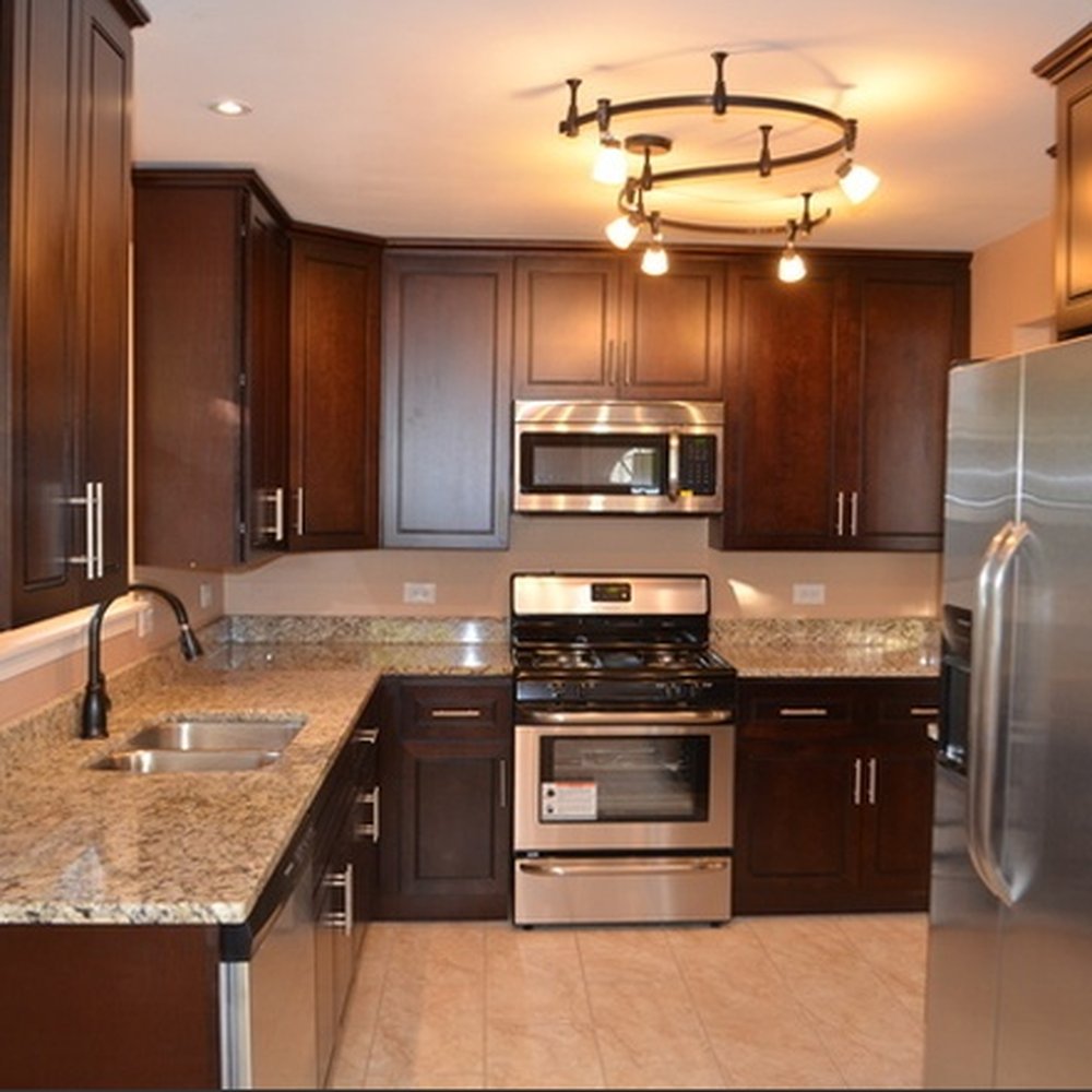 CS Cabinet - Chocolate Mahogany Kitchen - Kitchen Supplies Near Me - Chicago, Illinois