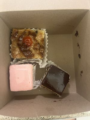 Maurice French Pastries by null