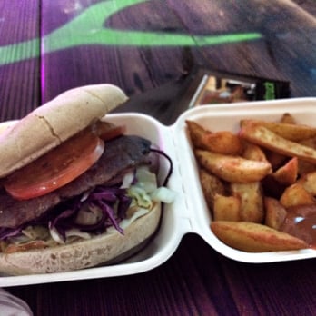 Vogl Wild - Wildsauburger mit Farmkartoffeln - Food Trucks Near Me - Gröbenzell, BY