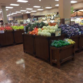 Roche Bros. - Bridgewater - Roche Bros of Bridgewater -- Campus Plaza : 233 Broad Street / Route 18, Bridgewater                    Interior - Grocery Near Me - Bridgewater, Massachusetts