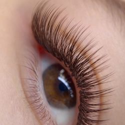 De Scarlet Beauty Lounge - Brown lashes