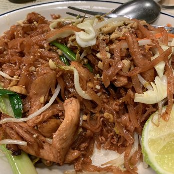 Pad Thai Cafe - Pad Thai with chicken - Thai Near Me - Albuquerque, New Mexico