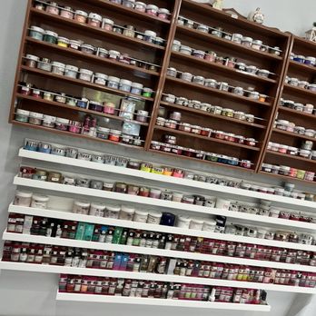 Amy Nails & Spa - Many color choices!!  Powder, dip, gel and regular polish! - Nail Salons Near Me - Chino, California
