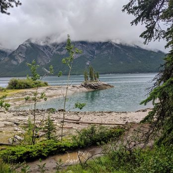 Lake Minnewanka - Lakes Near Me - Banff, Alberta Lake Minnewanka - Lakes Near Me - Banff, Alberta