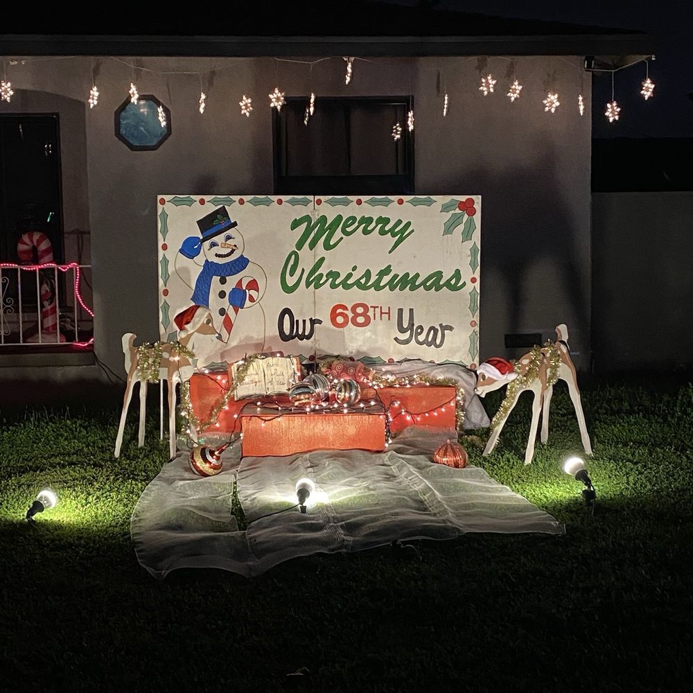 Christmas Circle - Local Flavor Near Me - Chula Vista, California Christmas Circle - Local Flavor Near Me - Chula Vista, California