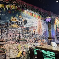 Las Margaritas - Amazing mural