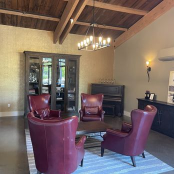 Maxville Winery - Private tasting room - Wineries Near Me - St. Helena, California Maxville Winery - Private tasting room - Wineries Near Me - St. Helena, California