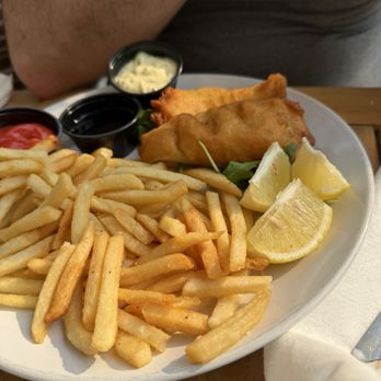 Elaines Cape May - Fish & chips - American Near Me - Cape May, New Jersey