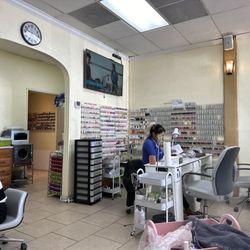 Glamour Nail & Spa - Pedi time