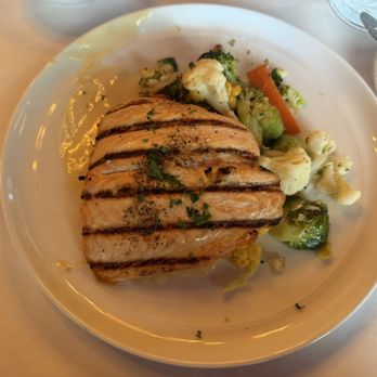 Bistro Vida - Grilled Salmon - French Near Me - Menlo Park, California
