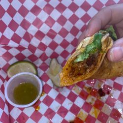 Taqueria La Jarochita - Taco truck at Kwik Sak