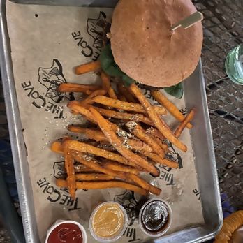 The Cove - Vegan choice of the barbecue veggie burger - Vegetarian Near Me - San Antonio, Texas The Cove - Vegan choice of the barbecue veggie burger - Vegetarian Near Me - San Antonio, Texas