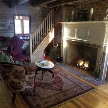 Silver Lake Bed and Breakfast - Fires in the fireplaces so cozy - Bed & Breakfast Near Me - Dayton, Virginia Silver Lake Bed and Breakfast - Fires in the fireplaces so cozy - Bed & Breakfast Near Me - Dayton, Virginia
