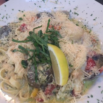 Side Door Cafe - Seafood Pasta - New American Near Me - Gleneden Beach, Oregon