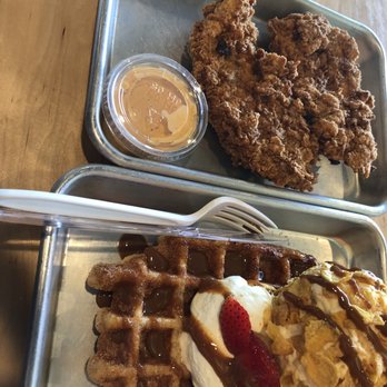Waffle Love - Chicken and Waffles "dulce de leche" - Waffles Near Me - Northridge, California Waffle Love - Chicken and Waffles "dulce de leche" - Waffles Near Me - Northridge, California