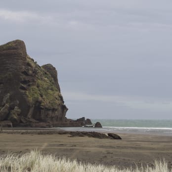 Piha Beach - Beaches Near Me - Auckland, AUK