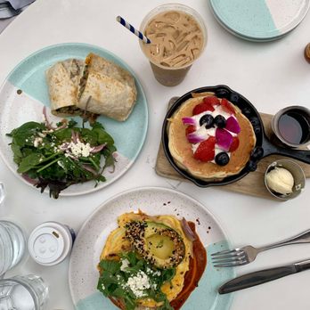Bluestone Lane - Iced Latte, Athlete's Burrito, Soft Chili Scramble with Avocado, Lemon Ricotta Pancakes - Coffee & Tea Near Me - Orange, California