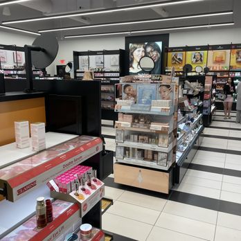 Sephora - Inside of store - Cosmetics & Beauty Supply Near Me - Savannah, Georgia