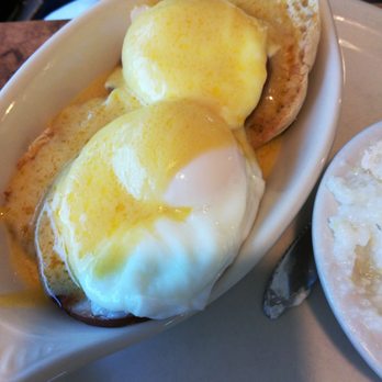 La Croisette - Eggs benedict - Breakfast & Brunch Near Me - St. Pete Beach, Florida La Croisette - Eggs benedict - Breakfast & Brunch Near Me - St. Pete Beach, Florida